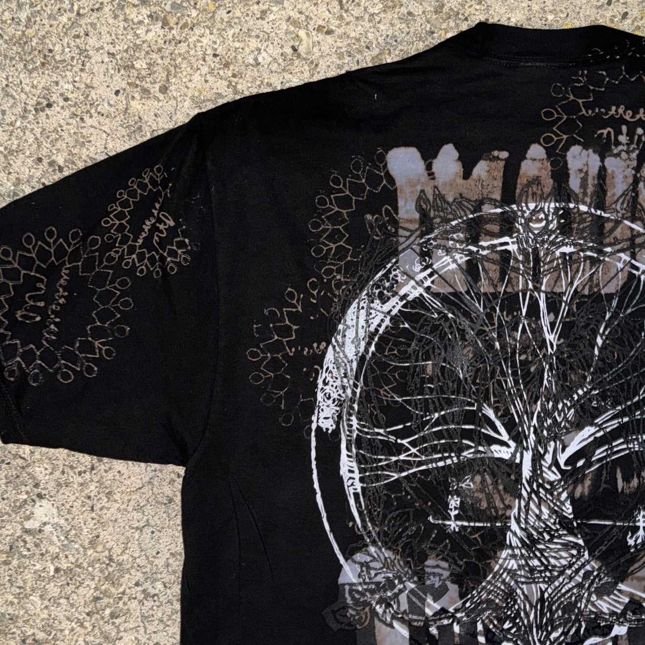 HIDDEN GHOST TEE