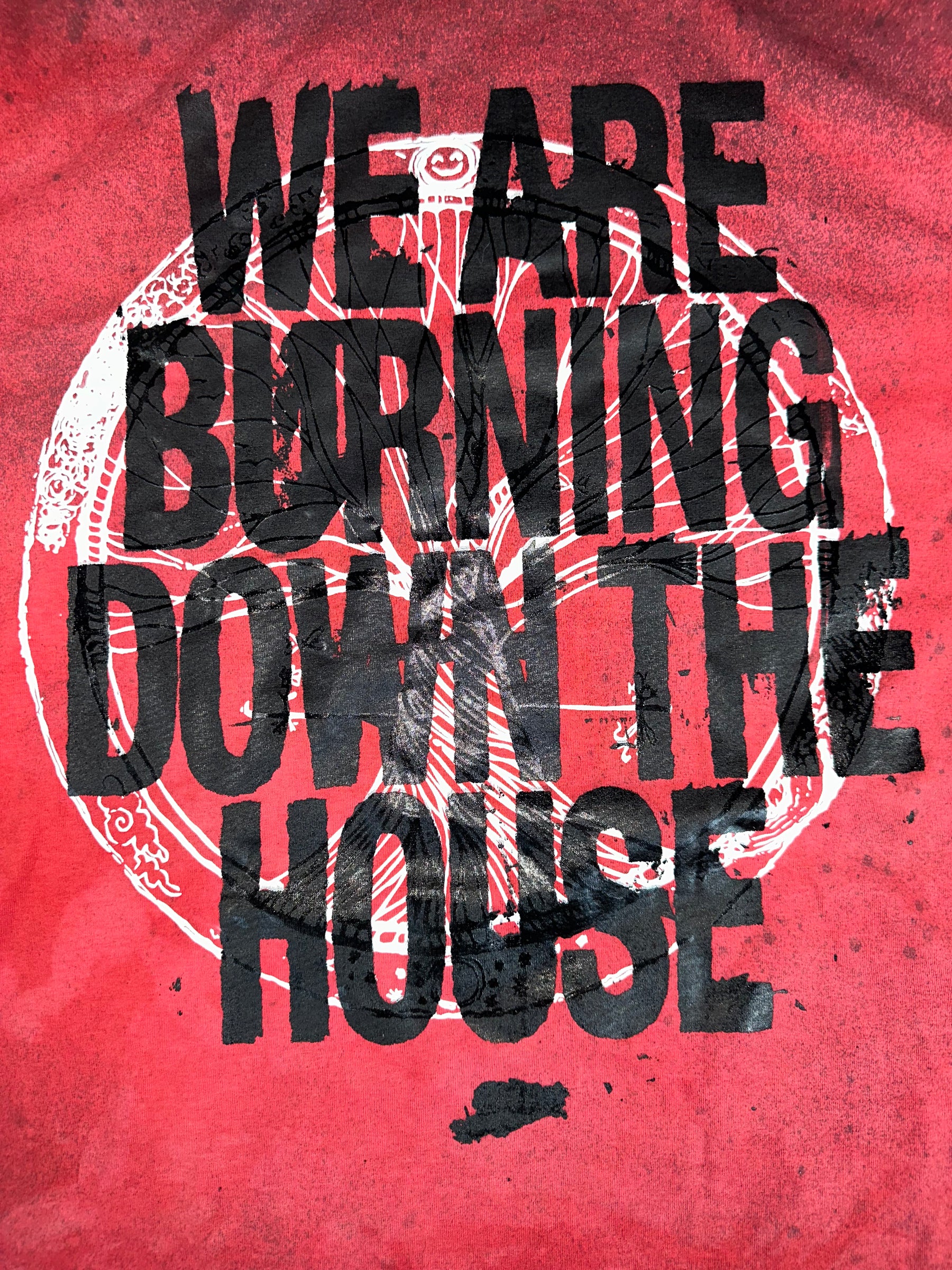 NUKE RED BURNING TEE