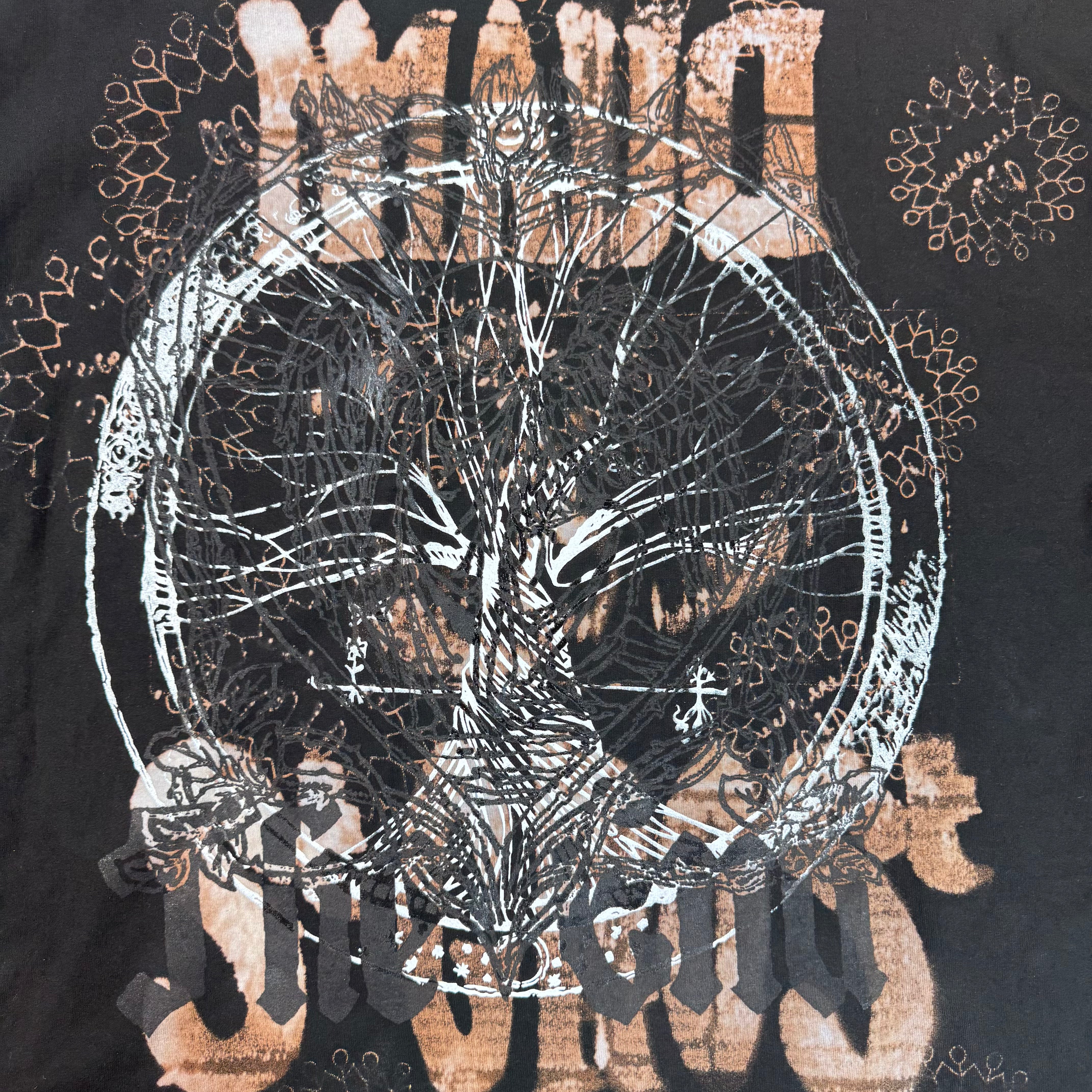 HIDDEN GHOST TEE